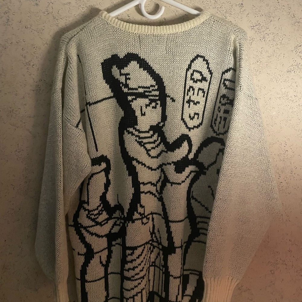 Graphic Knit Sweater - Black and Cream